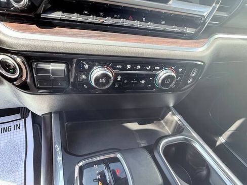 Used 2025 GMC Sierra 1500 SLT w/ SLT Convenience Package AWD/4WD image 14