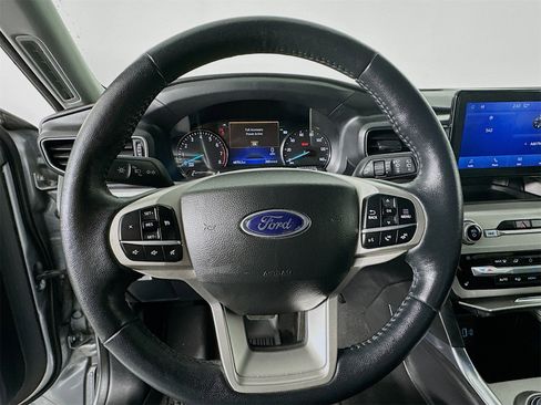Used 2023 Ford Explorer XLT w/ Equipment Group 202A image 11