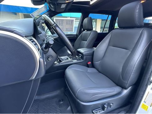 Used 2023 Lexus GX 460 Premium w/ Premium Package AWD/4WD image 16