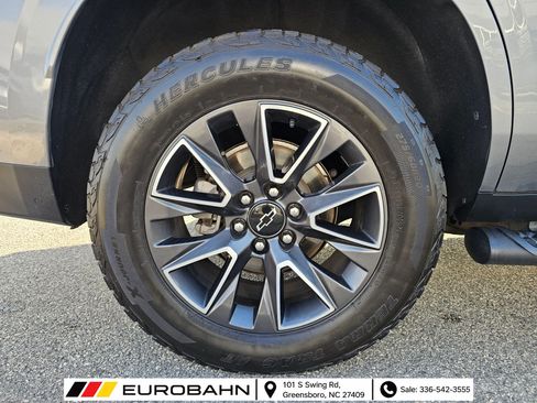 Used 2022 Chevrolet Tahoe Z71 w/ Z71 Off-Road Package AWD/4WD image 37