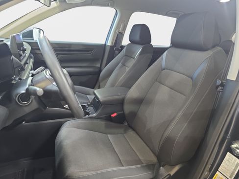 Used 2025 Honda CR-V LX image 12