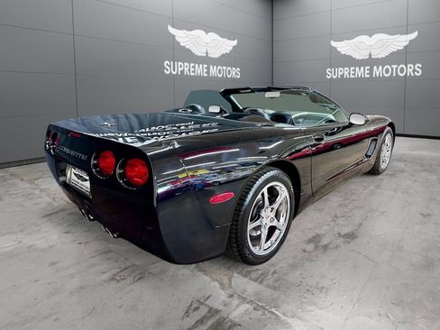 Used 2004 Chevrolet Corvette Convertible w/ Preferred Equipment Group image 2