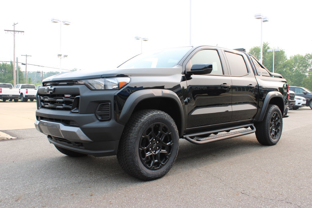 New 2026 Chevrolet Colorado Trail Boss w/ Midnight Edition AWD/4WD image 11