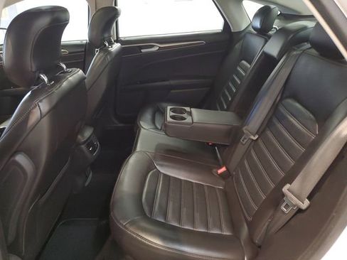 Used 2014 Ford Fusion SE w/ Equipment Group 202A image 26