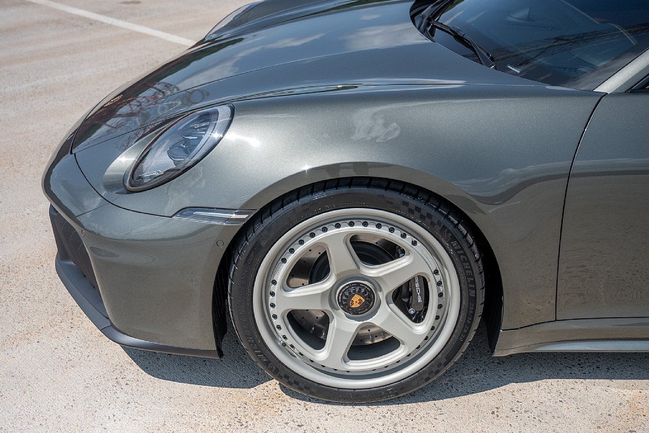 Used 2026 Porsche 911 Carrera GTS RWD image 14