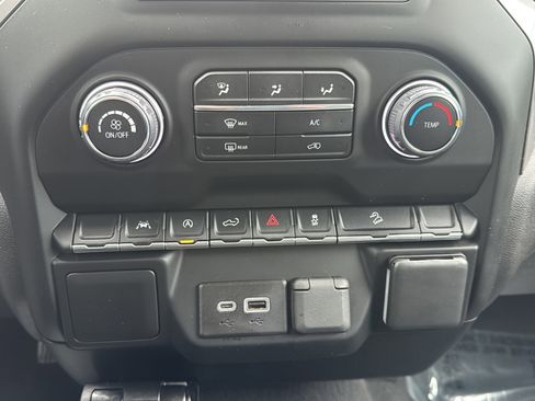 Used 2022 Chevrolet Silverado 1500 Custom Trail Boss image 32