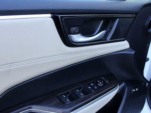 Used 2018 Honda Clarity Plug-In Hybrid image 12