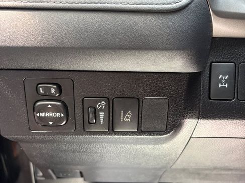 Used 2018 Toyota RAV4 LE w/ All Weather Liner Package AWD/4WD image 11