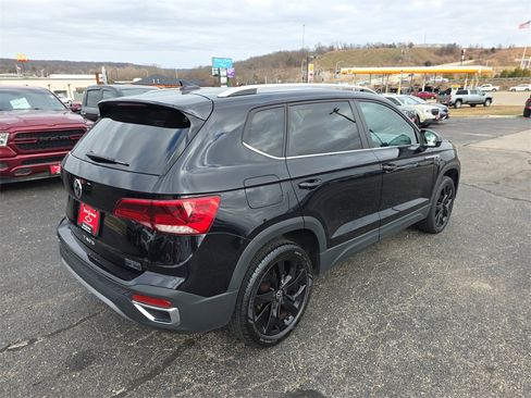 Used 2023 Volkswagen Taos SE image 8