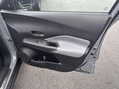 Used 2022 Nissan Kicks SR w/ Premium Package FWD image 13