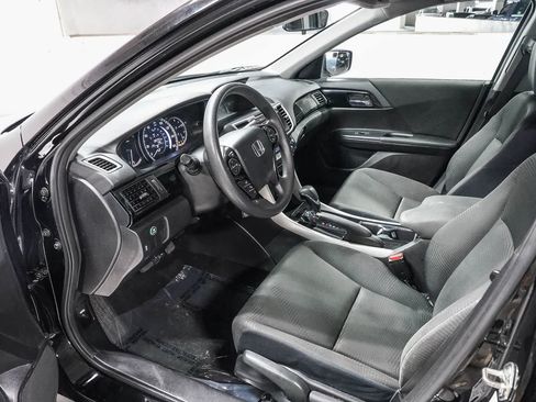 Used 2017 Honda Accord LX image 17