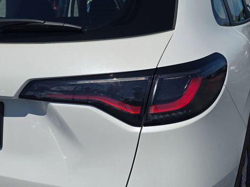 Certified 2023 Honda HR-V LX image 8