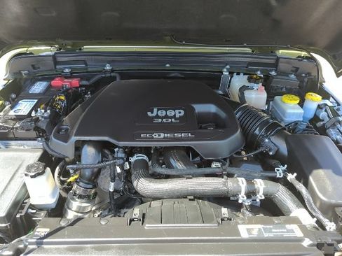 Used 2022 Jeep Wrangler Unlimited Rubicon AWD/4WD image 22