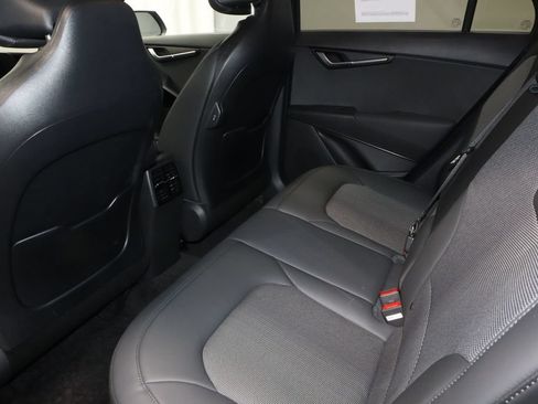Used 2025 Kia Niro EX FWD image 21