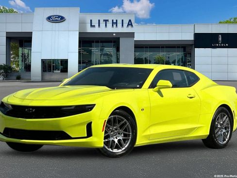 Used 2019 Chevrolet Camaro LT RWD image 1