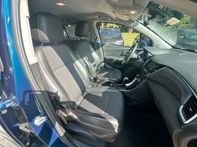 Used 2020 Chevrolet Trax LT w/ LT Convenience Package FWD image 31