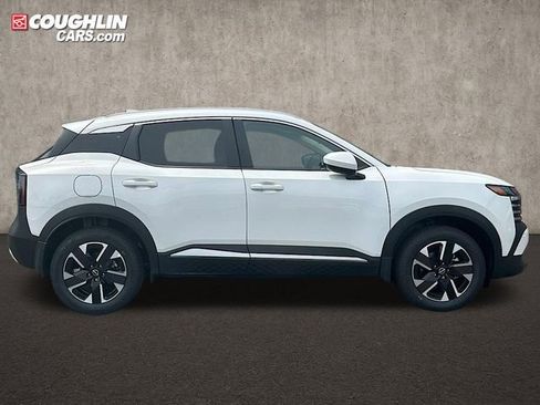 New 2025 Nissan Kicks SV w/ SV Premium Package AWD/4WD image 6
