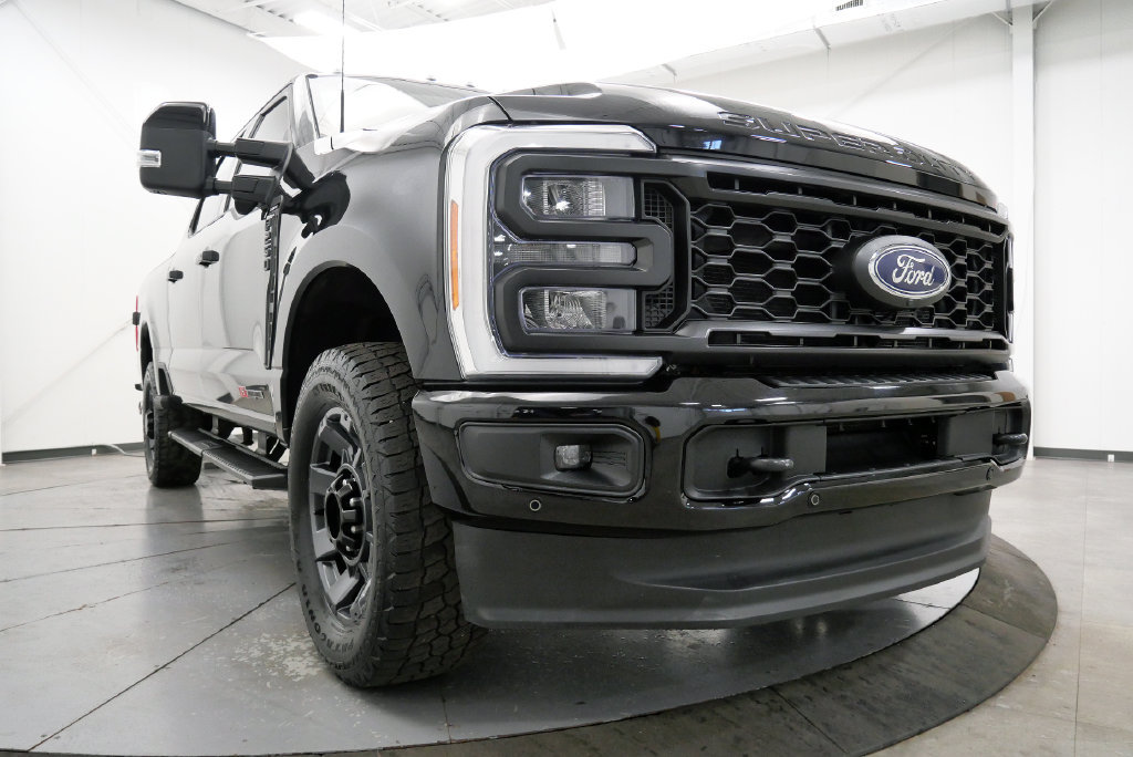 Used 2023 Ford F250 Lariat w/ Lariat Ultimate Package AWD/4WD image 47