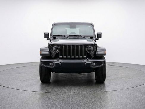 Used 2025 Jeep Wrangler Sahara image 2