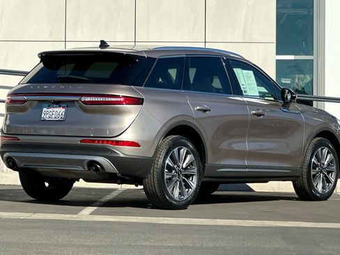 Used 2021 Lincoln Corsair Reserve w/ Rear Removable Package Tray image 3