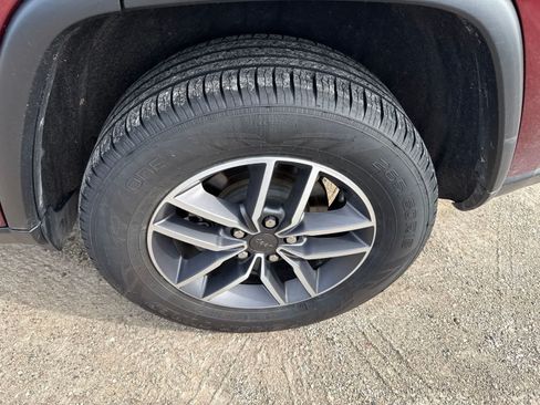 Used 2020 Jeep Grand Cherokee Limited AWD/4WD image 7