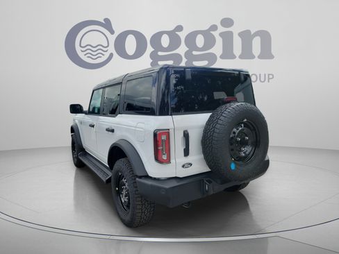 New 2026 Ford Bronco Outer Banks w/ Black Appearance Package AWD/4WD image 2