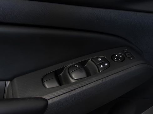 Certified 2024 Nissan Altima 2.5 S FWD image 9