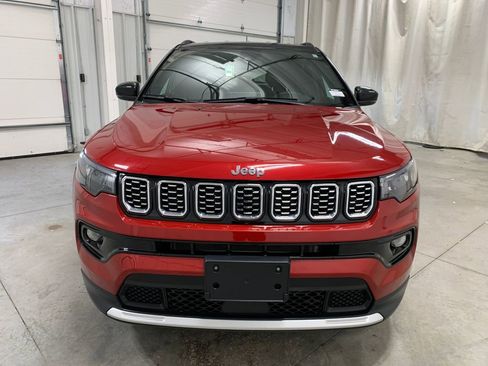 Used 2025 Jeep Compass Limited AWD/4WD image 13