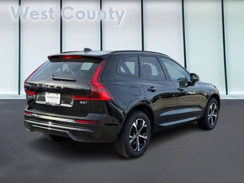 New 2026 Volvo XC60 B5 Core w/ Climate Package image 3