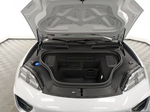 New 2026 Porsche Macan Electric RWD image 13