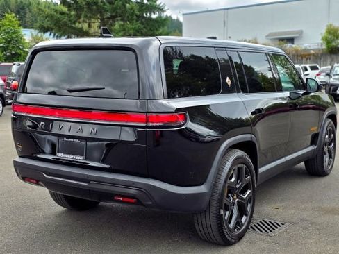 Used 2025 Rivian R1S Premium AWD/4WD image 9