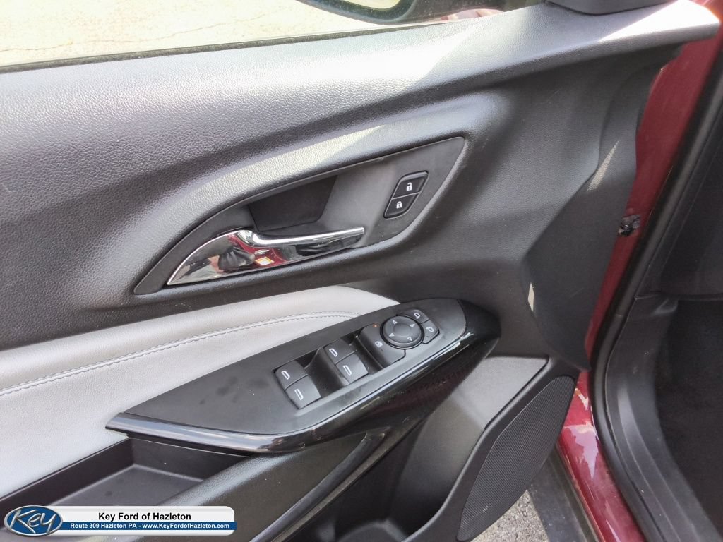 Used 2025 Chevrolet Trax LT FWD image 20