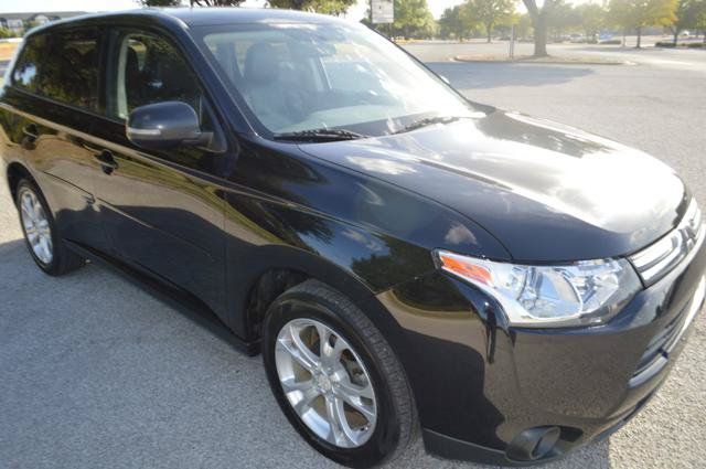 Used 2014 Mitsubishi Outlander SE FWD image 3