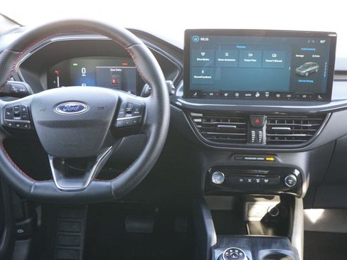 Used 2025 Ford Escape ST-Line w/ Equipment Group 301A FWD image 25