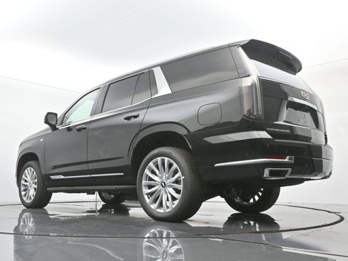 New 2026 Cadillac Escalade 4WD w/ LPO, Floor Liner Package image 17