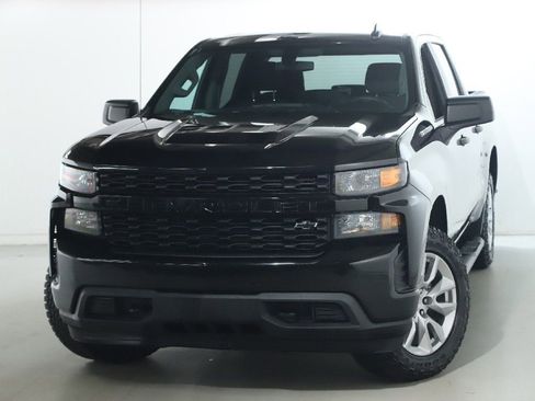 Used 2021 Chevrolet Silverado 1500 Custom image 3