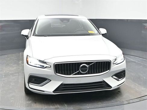 Used 2023 Volvo S60 B5 Ultimate image 2