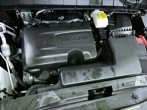 Used 2024 Nissan Pathfinder SL image 31