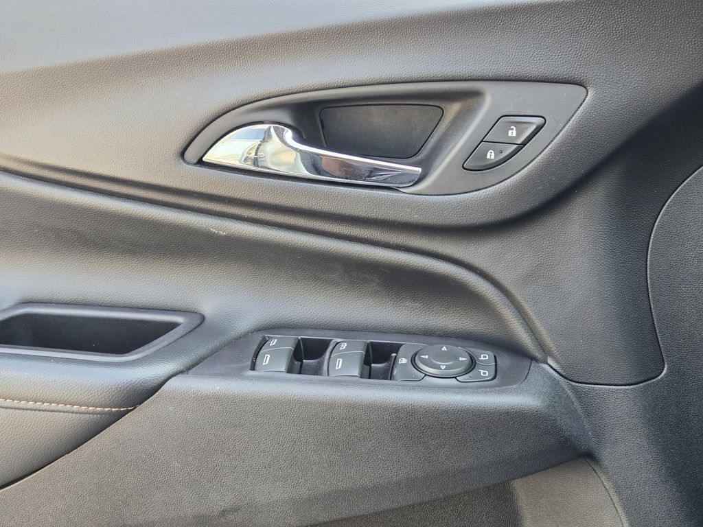 Used 2018 Chevrolet Equinox Premier AWD/4WD image 28