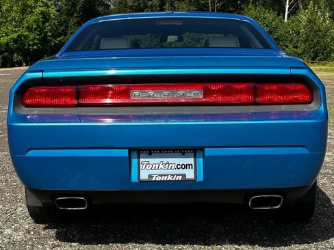Used 2010 Dodge Challenger R/T RWD image 8
