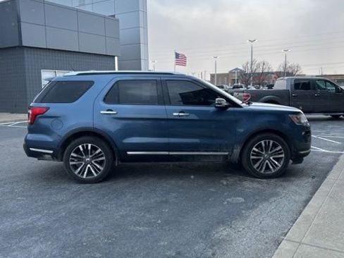 Used 2018 Ford Explorer Platinum image 4