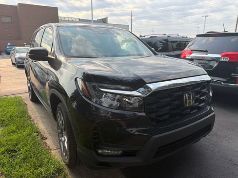 Used 2023 Honda Passport EX-L image 4