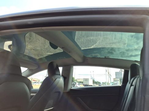 Used 2023 Tesla Model 3 Standard Range RWD image 10