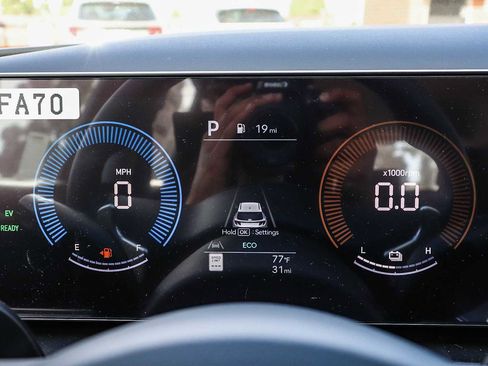 New 2026 Hyundai Tucson Blue SE image 25