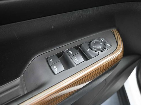 Used 2020 GMC Acadia SLE FWD image 9