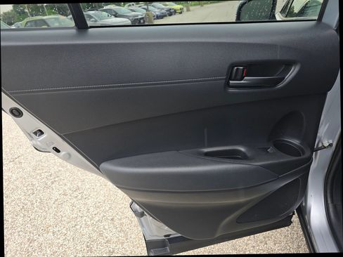 Used 2022 Toyota Corolla Cross LE AWD/4WD image 12