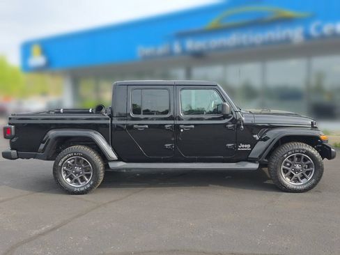 Used 2020 Jeep Gladiator Overland AWD/4WD image 9