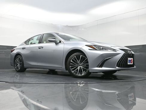 Used 2024 Lexus ES 350 w/ Premium Package image 27