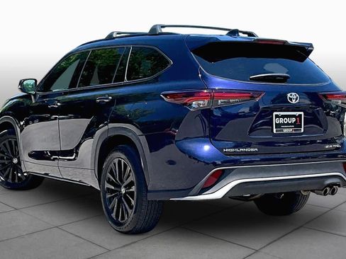 Used 2025 Toyota Highlander XSE AWD/4WD image 12