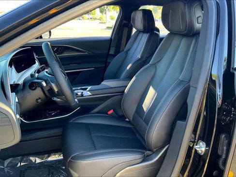 New 2026 Cadillac Lyriq V AWD/4WD image 12